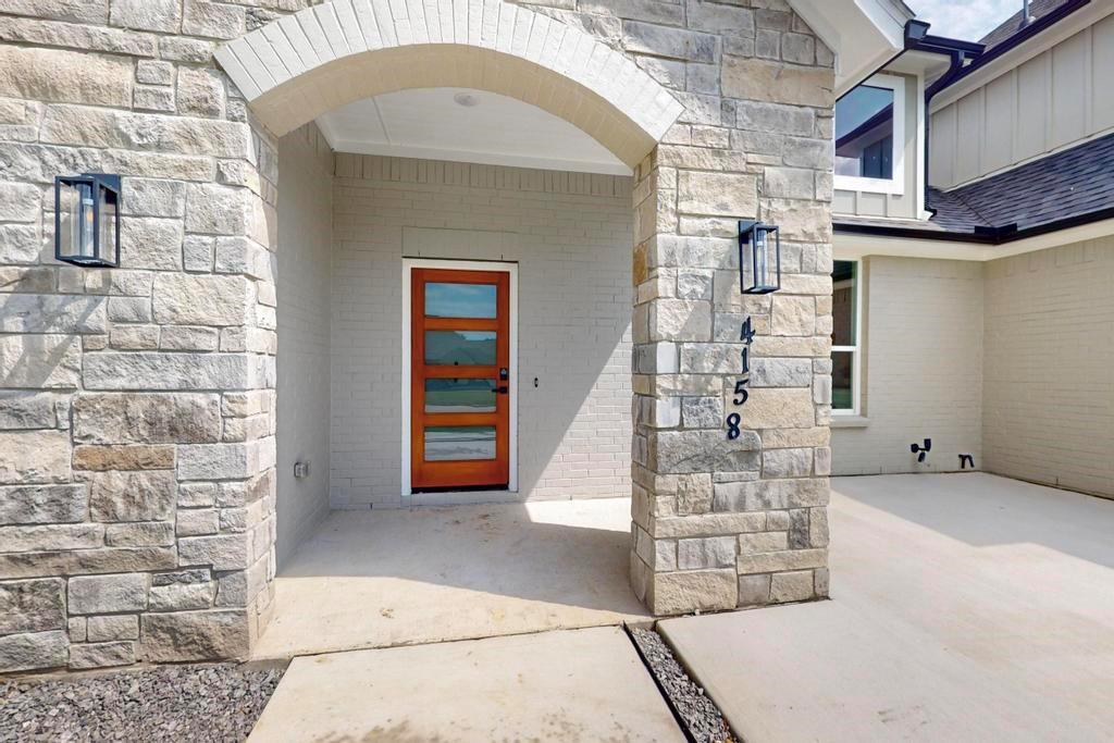 4158 Southern Oaks Drive