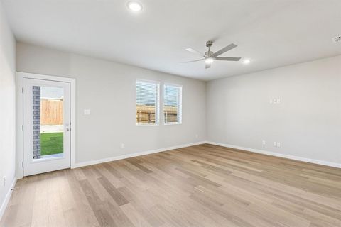 Tiny photo for 15028 Leighton Creek Court, Fort Worth, TX 76052 (MLS # 21341615)