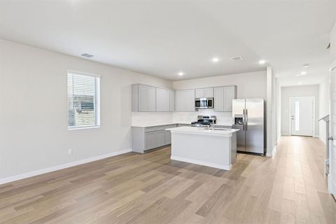 Tiny photo for 15028 Leighton Creek Court, Fort Worth, TX 76052 (MLS # 21341615)