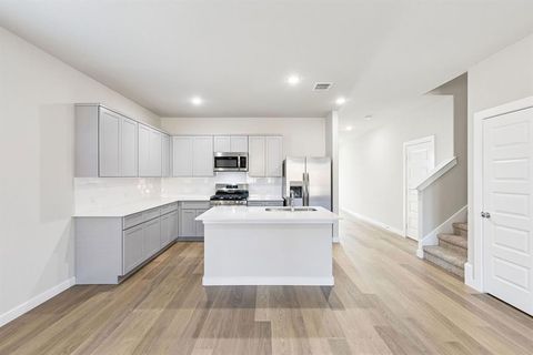 Tiny photo for 15028 Leighton Creek Court, Fort Worth, TX 76052 (MLS # 21341615)