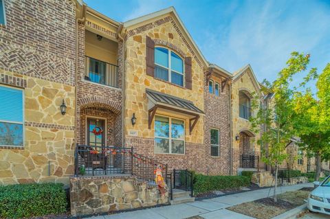 Photo of 2437 Gramercy Park Drive, Flower Mound, TX 75028 (MLS # 21191693)
