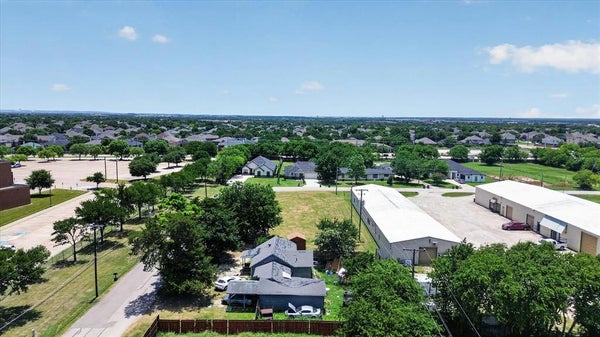 8006 RENEE DR, ARLINGTON, TX 76001 - Image 7ba2e1dd9a0f28ddd8f205cf705e50cb/3690201863