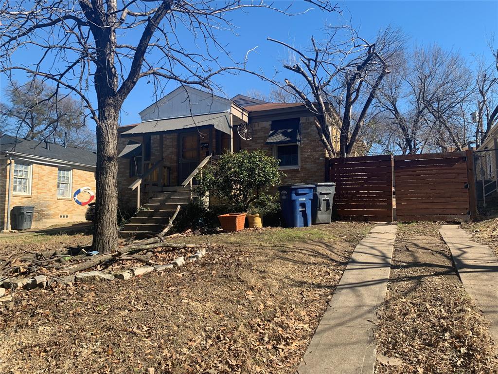 Photo 1 of 9 of 422 N Oak Cliff Boulevard house