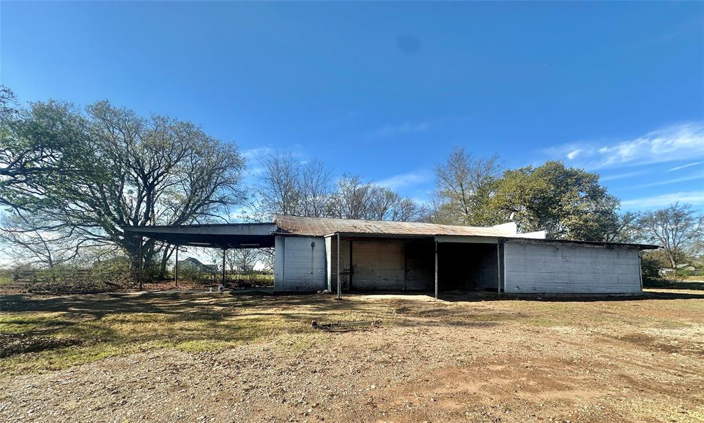 SUR: DIKES LEVI P - Land