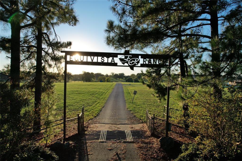2704 County Road 1103