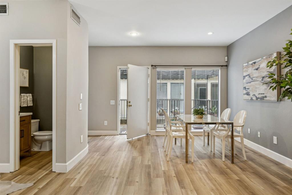 Travis Twnhms 4242 - Residential