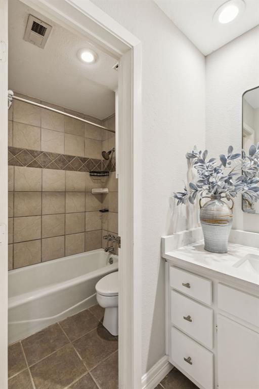 Travis Twnhms 4242 - Residential