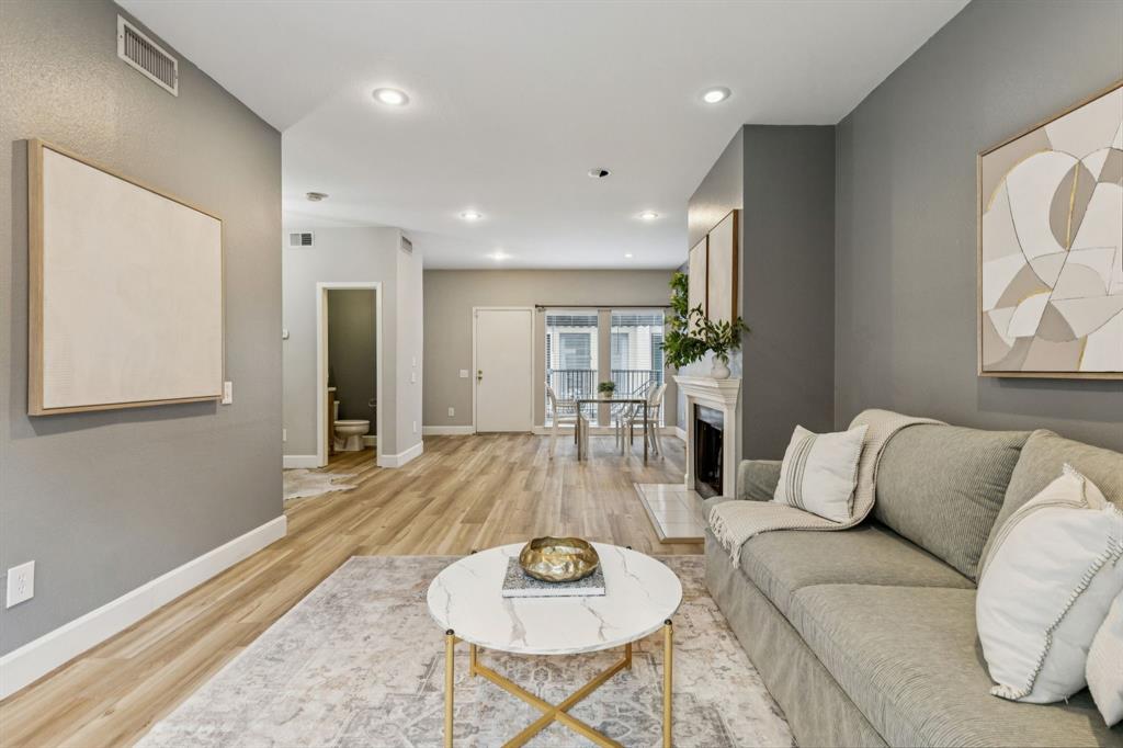 Travis Twnhms 4242 - Residential