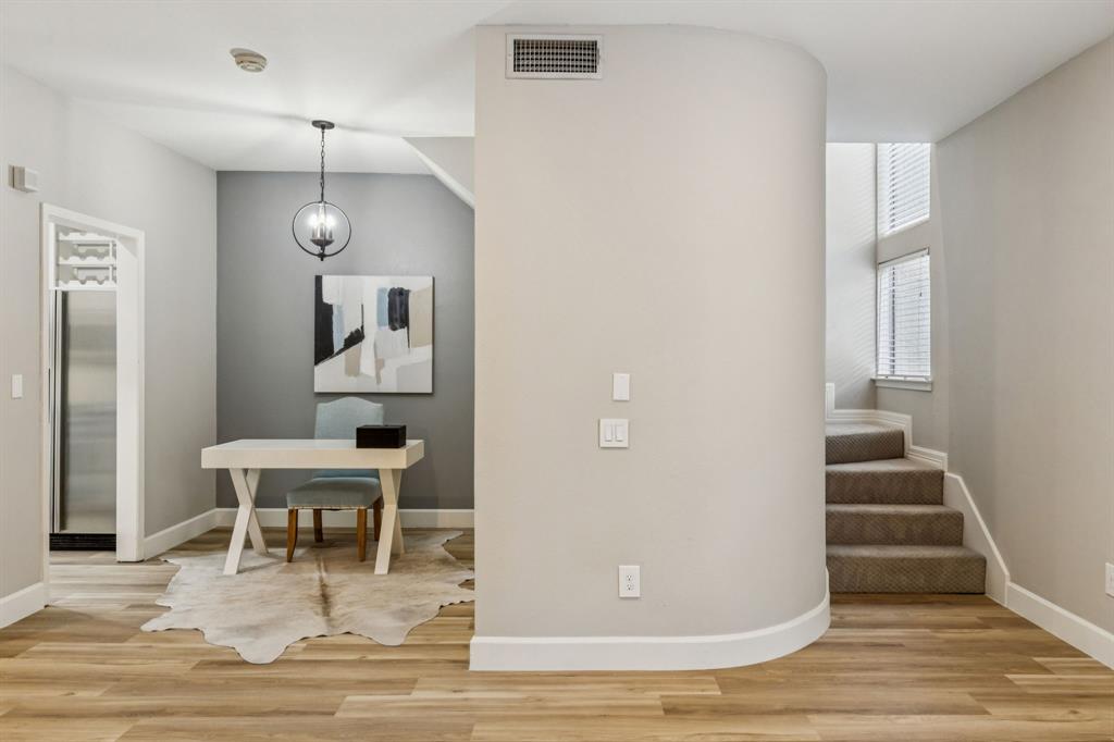 Travis Twnhms 4242 - Residential