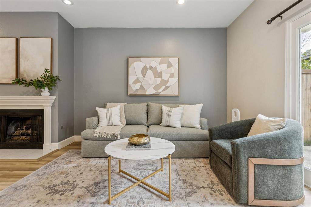 Travis Twnhms 4242 - Residential