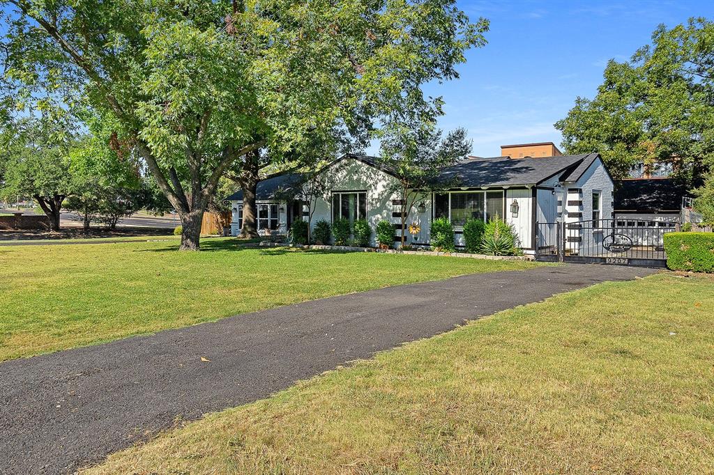 Casa Linda Highlands - Residential