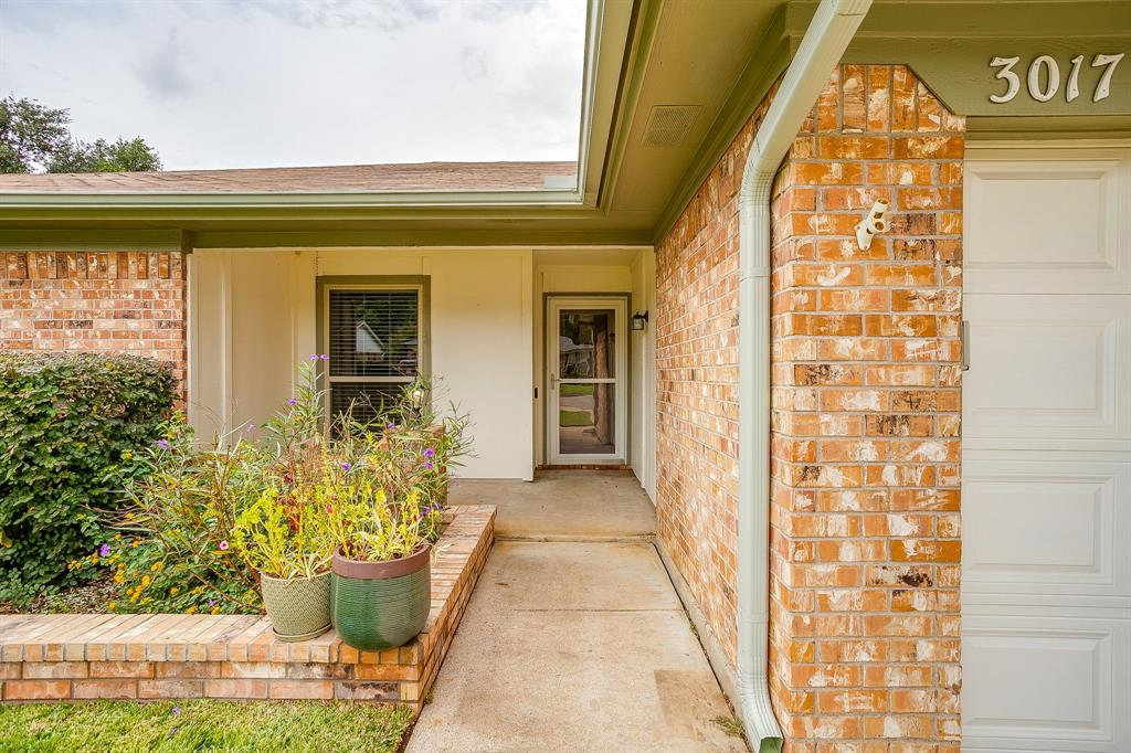 3017 Bluebonnet Lane
