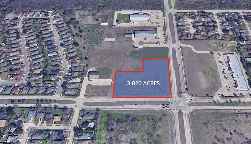 This property has a massive 820’ frontage on a corner lot at the high-traffic intersection of S Collins St and E Sublett Rd, with an impressive 32,274 vehicles per day. Zoned as “CC” (Community Commercial), this site offers flexible development potential for uses such as a drive-thru, gas station, shopping center, medical facility, and more. With multiple curb cuts available, the property allows for efficient and convenient traffic flow to suit your development needs. Located across from the newly constructed Trinity Basin Preparatory School (82,000 sq ft) and Manara STEM Academy, this site is perfectly positioned for long-term investment or immediate development. For inquiries or additional information, please don’t hesitate to reach out.