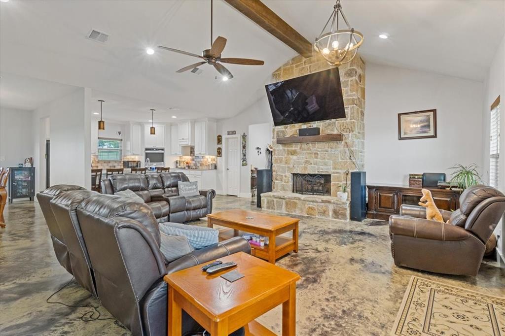 Springtown, Texas 76082, United States, 4 Bedrooms Bedrooms, ,3 BathroomsBathrooms,Residential,Active,178092