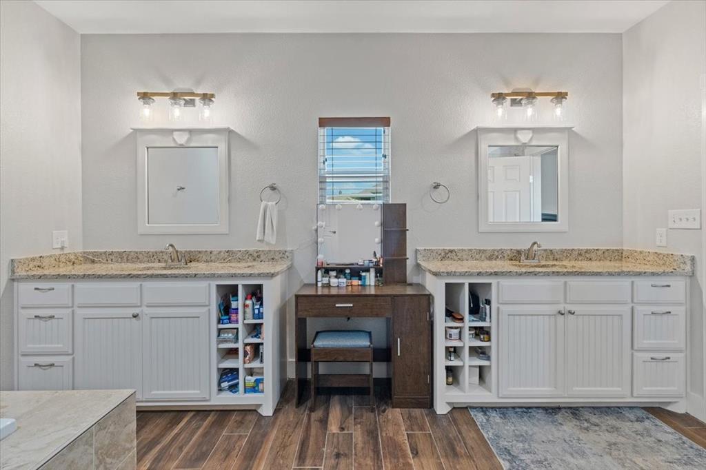 Springtown, Texas 76082, United States, 4 Bedrooms Bedrooms, ,3 BathroomsBathrooms,Residential,Active,178092