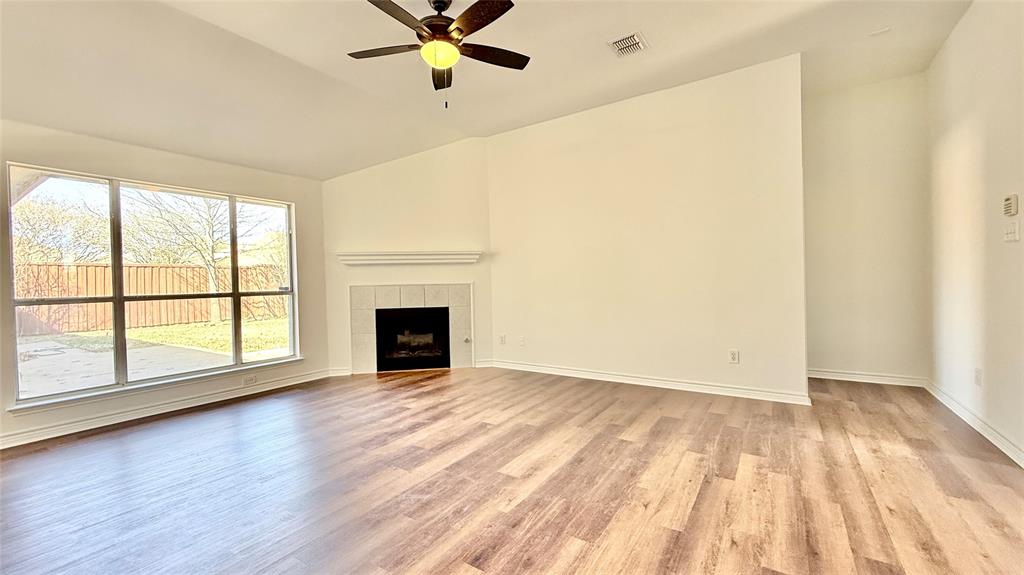 Preston Vineyards IV Ph One - Residential Lease