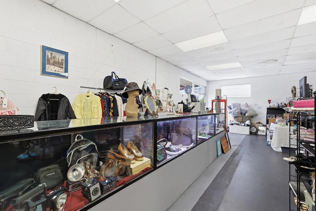 504 Granbury Street 504