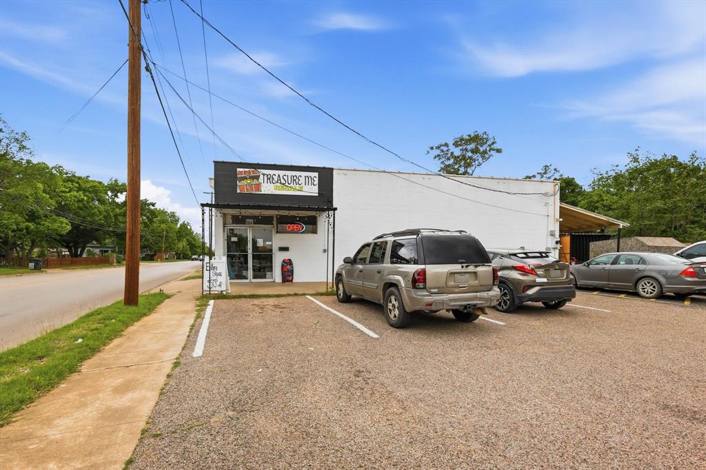 504 Granbury Street 504