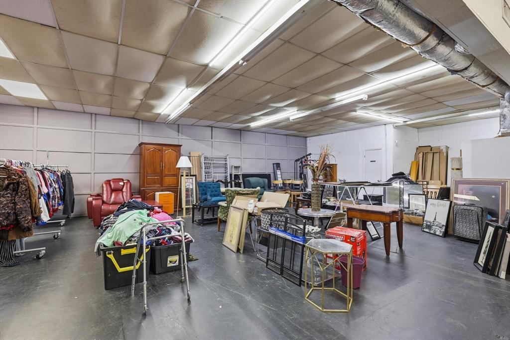 504 Granbury Street 504