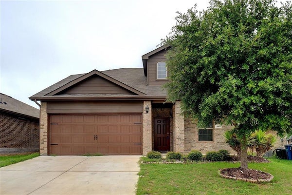 644 RIVER ROCK DR, AZLE, TX 76020 - Image 7bc3a4f0d2a571e9cda0df708b181feb/3200474501