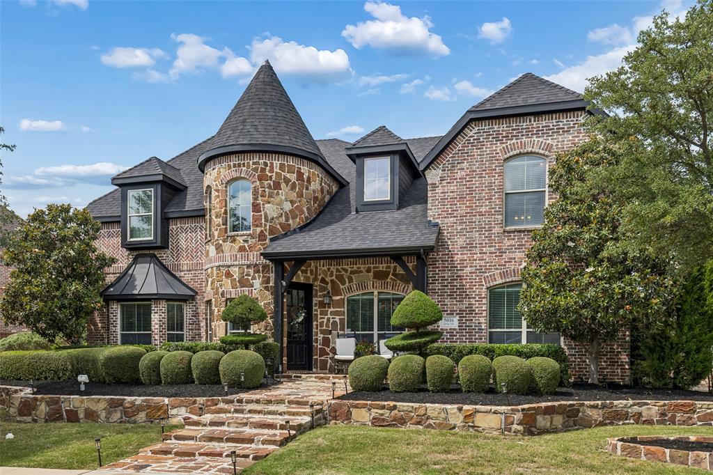 5016 Apache Circle