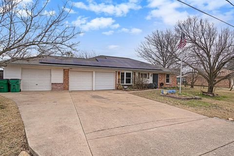 A home in Crowley