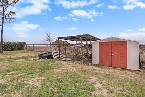 A home in Crowley