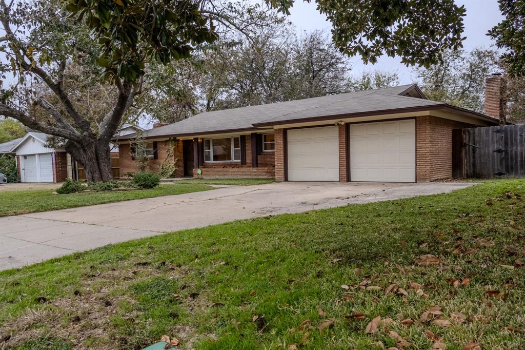 6112 Trail Lake Drive