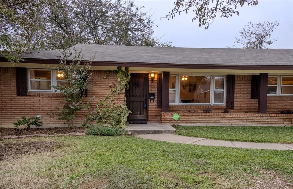 6112 Trail Lake Drive