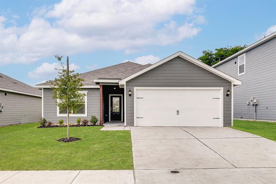 Rio Grande – 1 story, 3-bed, 2-bath, 1,175 sqft! The Rio Grande floor plan is a one-story, three-bedroom and two-bathroom home. It has a spacious, open-concept layout with a chef-ready kitchen and large family room. Built with our CompleteHome™ package, you will find a host of upgrades at no extra cost to you! Granite countertops, stainless steel appliances, and a Wi-Fi-enabled garage door opener are just a few of the wonderful upgrades you will enjoy when living in the Rio Grande. This spacious master suite is the perfect get away after a long day. Built with you in mind, this roomy retreat includes a spacious room equipped to fit your king-sized furniture, spa-like bathroom, and huge walk-in closet. From the high-end glass shower to the incredible storage space, you will have everything you need to relax and unwind!