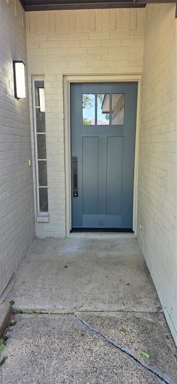 8194 Waterside Trail