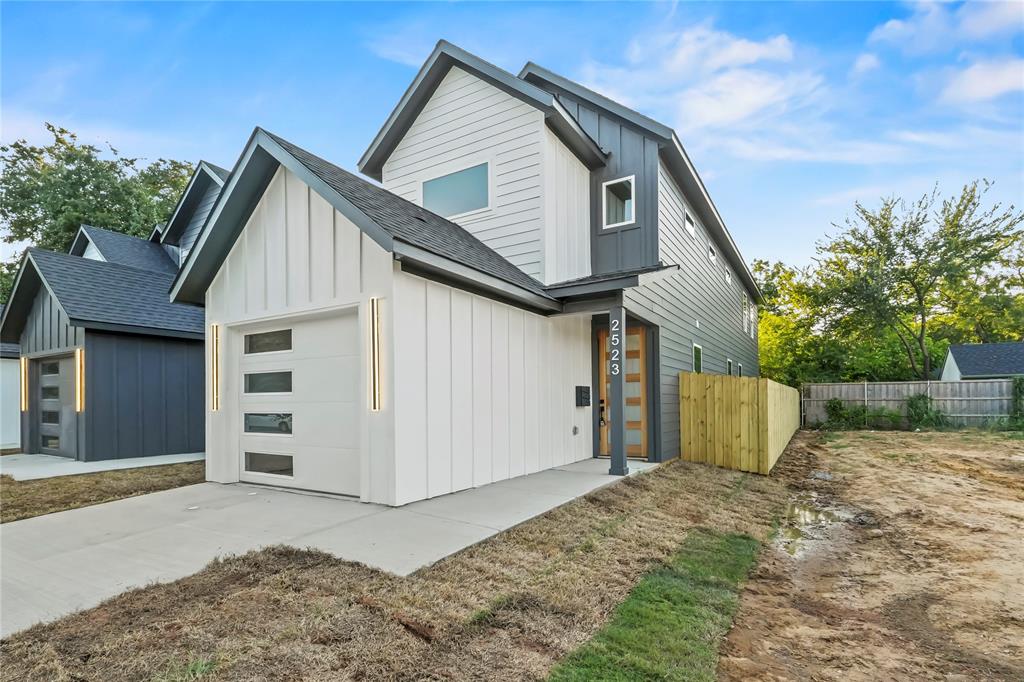 Lincoln Manor - Residential