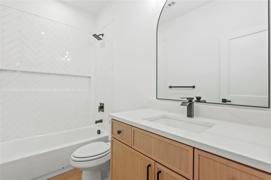 Lincoln Manor - Residential