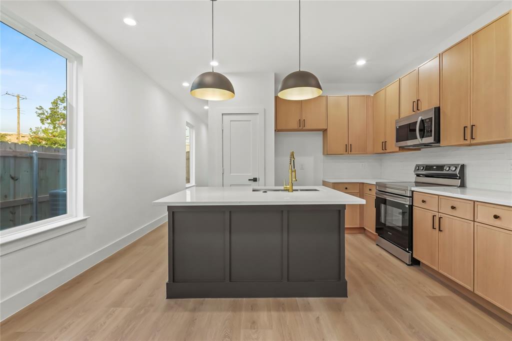 Lincoln Manor - Residential