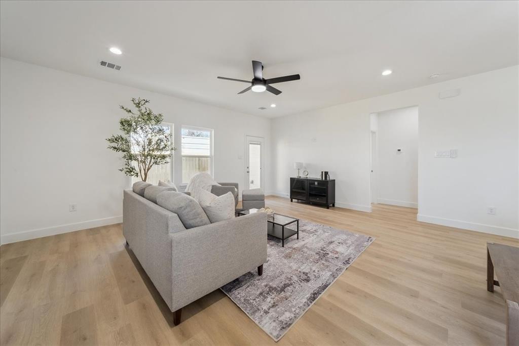 Benjamin E Waller Surv Abs 165 - Residential