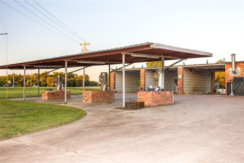 1300 Stonewall Street Greenville TX 75401
