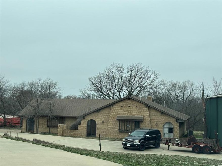 ******Amazing 2 pieces of properties sitting on prestigious Preston Rd in Celina****** Zoned Commercial by City of Celina ****

The lot includes a 2,200 square foot house that can be converted into an office or retail space PLUS a big 6,400 square foot warehouse sitting on 1.155 acres in a prime location. The house has central air conditioning with 3 bedrooms & a 2 car garage. The metal insulated warehouse has two electric remote controlled 18 foot doors. The drive way and concrete pad can withstand large trucks and forklift usage. Utilities are water and electric & the sewage is septic. There is also an ample amount of parking space. Please find The Survey in Transaction Desk .

******* Come & Setup your business ******** Excellent for Showroom , Office & Warehouse Businesses.