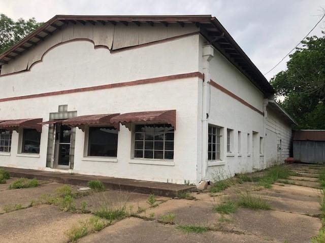 812 W 7th Street