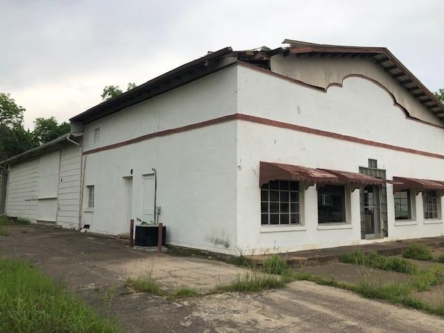 812 W 7th Street