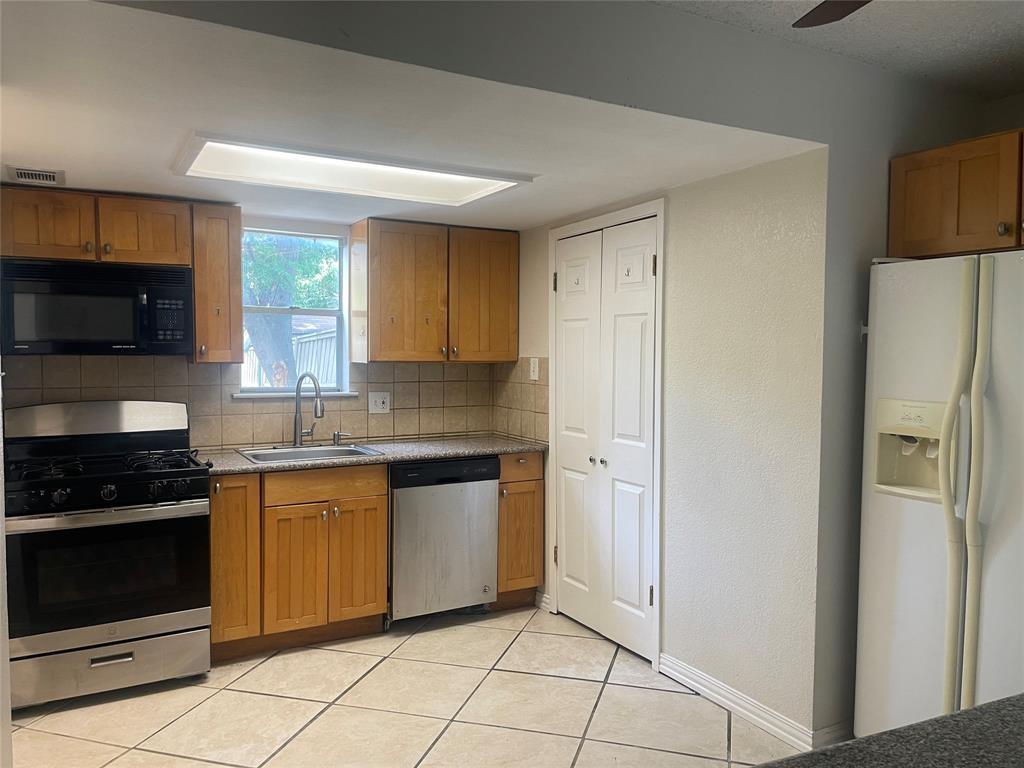 Preston Place Twnhms - Residential Lease