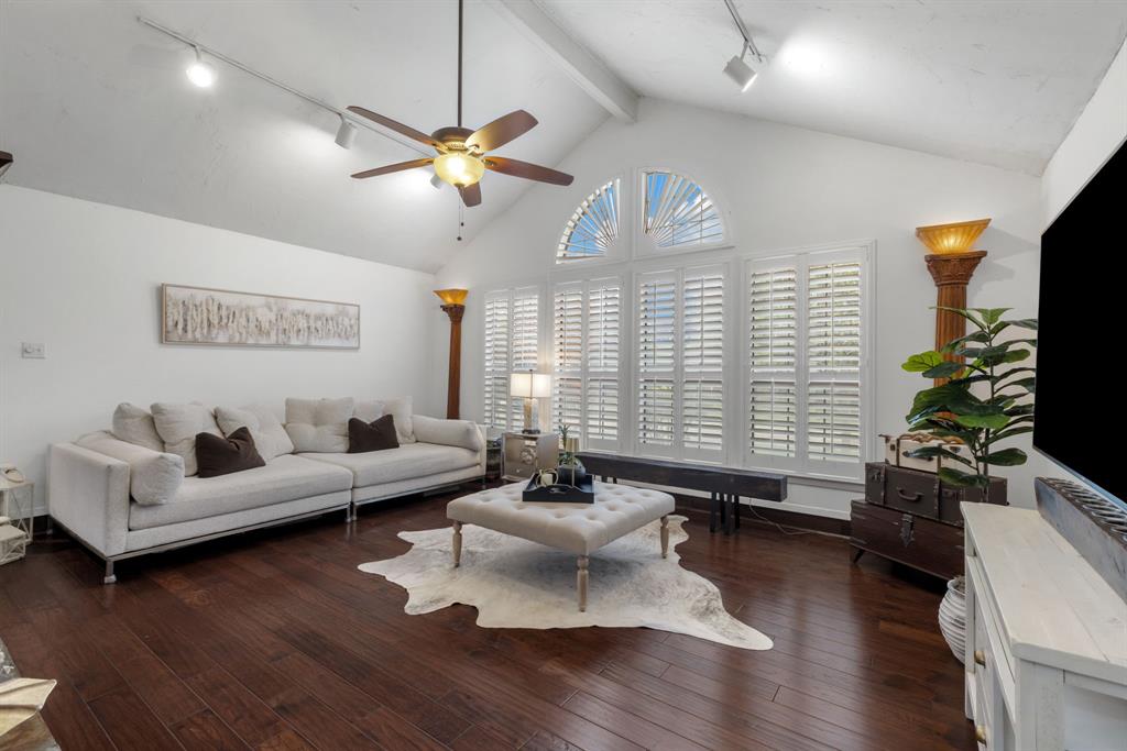 1317 Elk Grove Drive