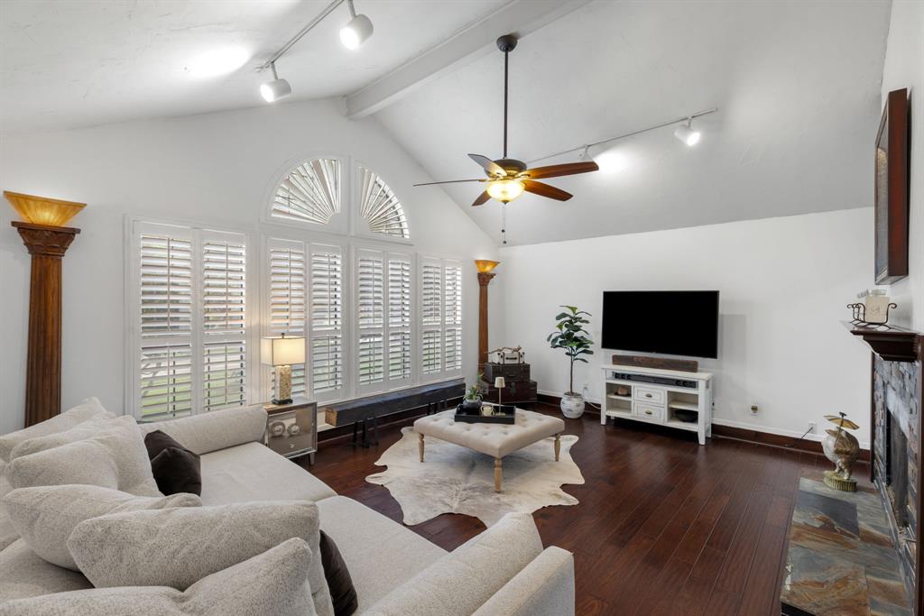 1317 Elk Grove Drive