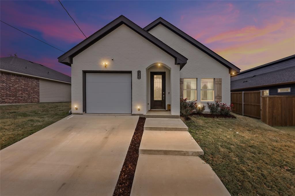 1326 Hemphill Street