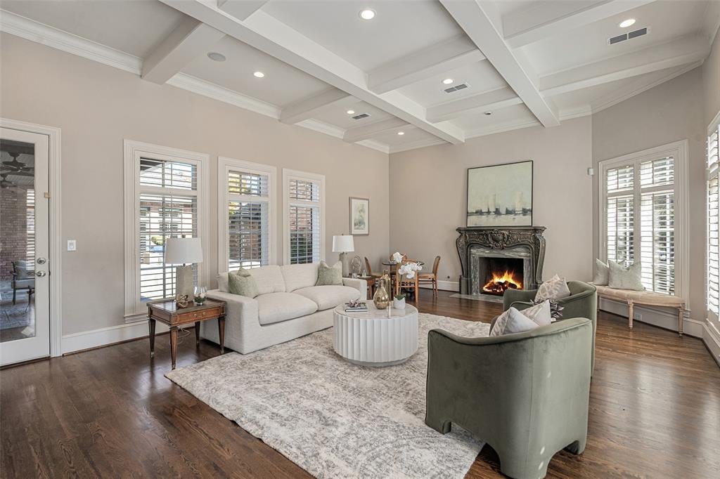 7404 Glen Albens Circle