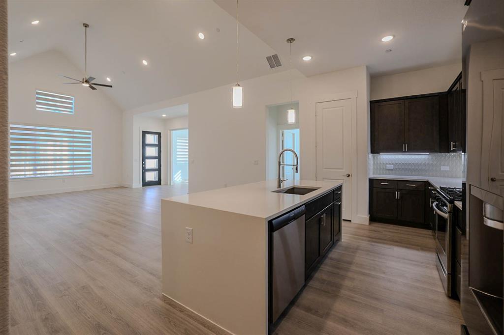 1429 Rose Willow Way