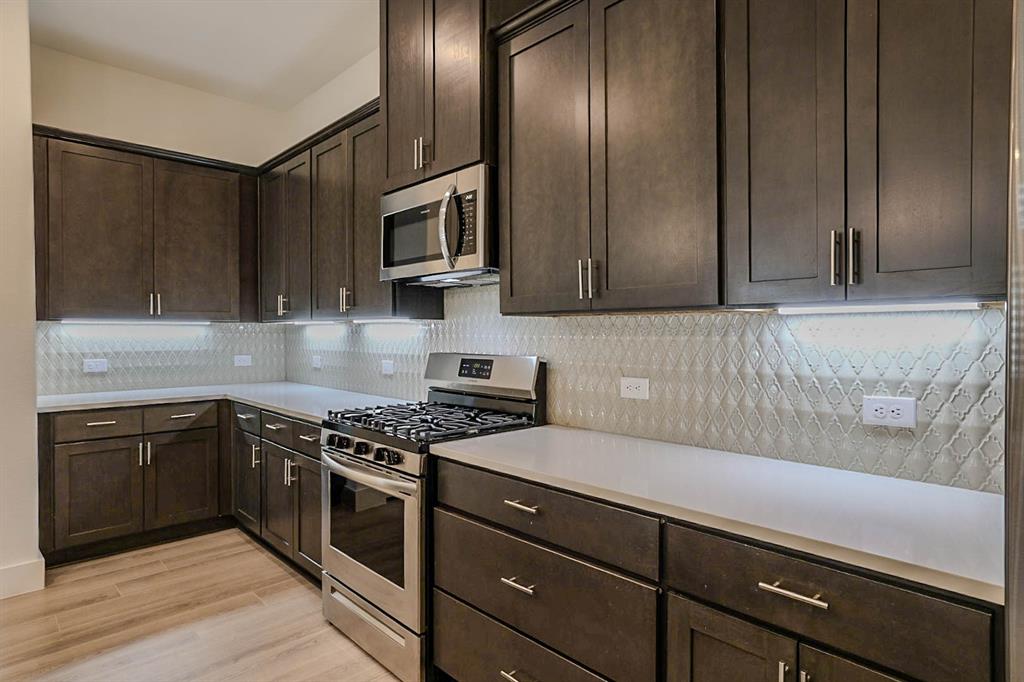 1429 Rose Willow Way