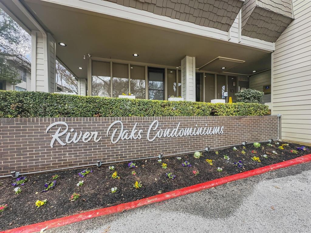 River Oaks Condos - Residential Lease