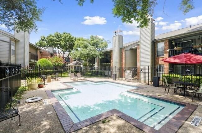 Cimarron Court Condo Ph 1 - Residential