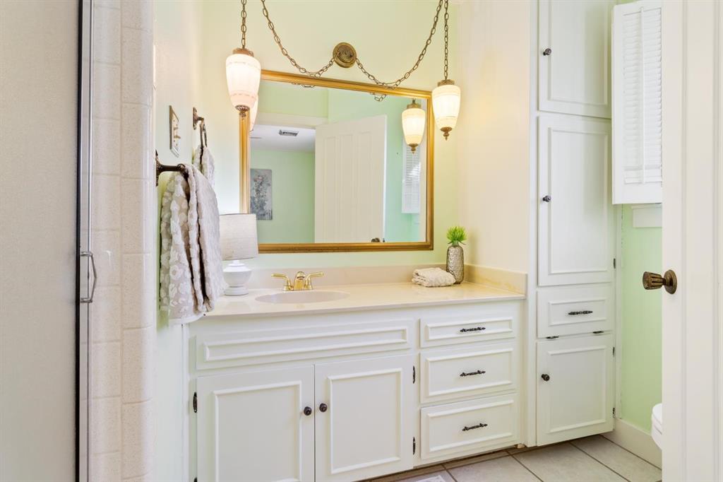 River Oaks Estates - Residential