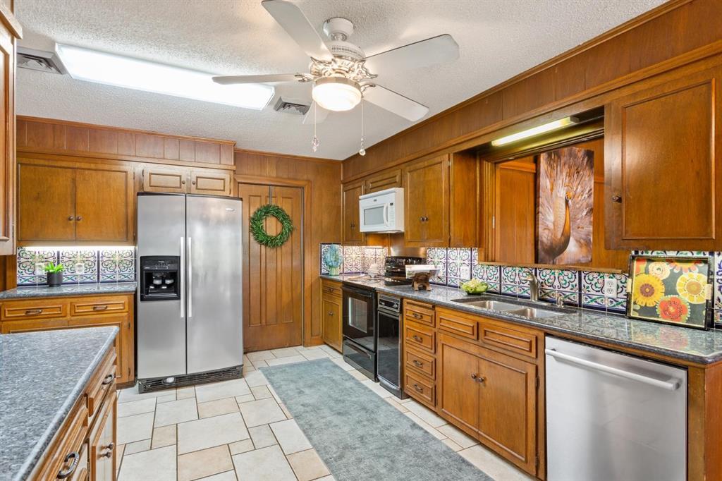 River Oaks Estates - Residential